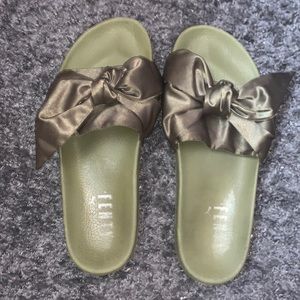 Rihanna puma slides